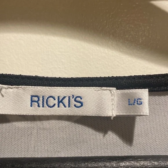 Ricki’s blouse. Size Lg - Picture 5 of 6